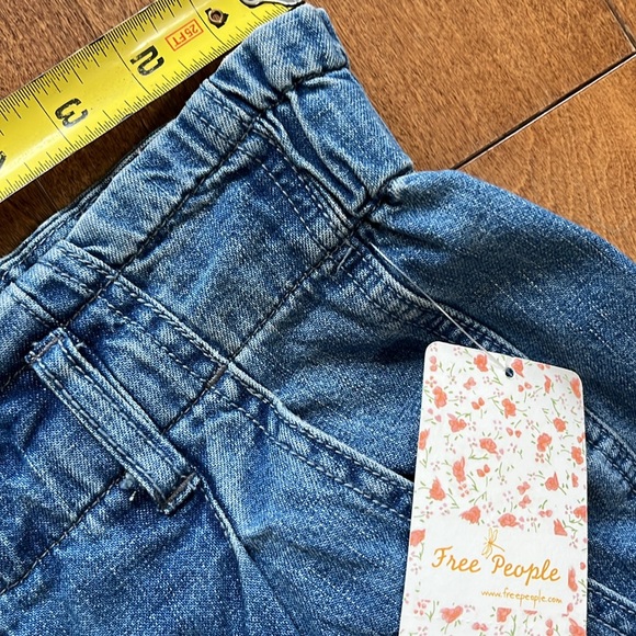 New with Tags Free People -We the Free Sawyer Boyfriend Taper Jeans- Size Small - Picture 3 of 14